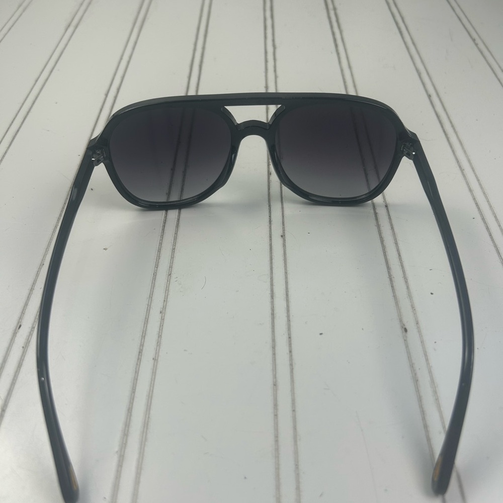 LAST CHANCE Black Aviator Style Sunglasses UV Protection – Unisex - Picture 3 of 7